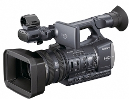 王者出拳 索尼發布高端高清攝像機HDR-AX2000E