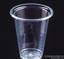 學飲水杯與一次性塑杯 從環(huán)保習慣談兒童飲水選擇